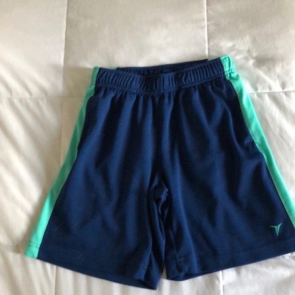 Old Navy go-dry shorts. Size M - Picture 1 of 2